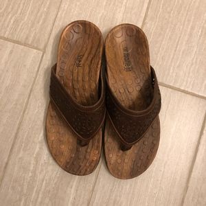 Vionic by Orthaheel Brown Sandals - Size 7